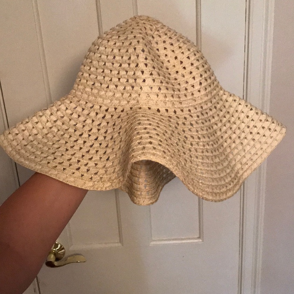 Floppy sun hat
